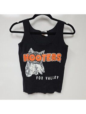 Hooters Tank Top Womens S Black Fox Valley Cropped Graphic Slogan Summer